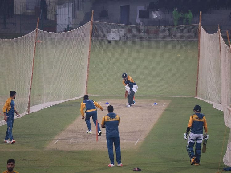 Pakistan train in Lahore