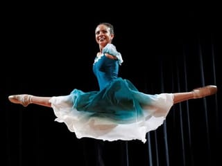 Brazilian ballerina born without arms soars with her attitude 