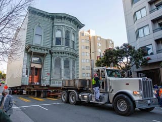 Photos: 139-year-old house rolls to new San Francisco address