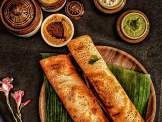 Food vendor from Mumbai serves Rajnikanth style dosa, video goes viral... 