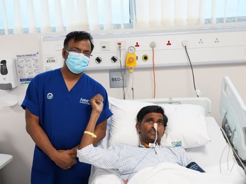 Patient Tabarak Hussain with Dr Vikas Bhagat at Aster Hospital in Mankhool, Dubai.