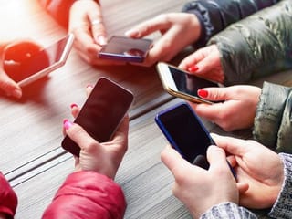 From the Editors: Should you give smartphones to your children?
