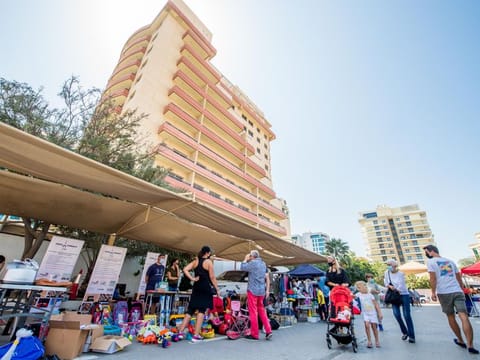Market during the together&now – Alliance for the future event, a festival for eco-citizens taking place at the Alliance Française in Oud Metha, Dubai.  