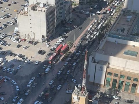 On average, 300 traffic accidents occur daily in Kuwait, with 90 per cent attributed to distracted driving, such as mobile phone use, recklessness, and speeding, according to Maj. Gen. Yousef Al Khadda, Assistant Undersecretary for Traffic at the Ministry of Interior.