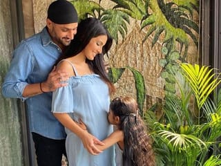 Bollywood: Actress Geeta Basra, cricketer Harbhajan Singh announce second pregnancy