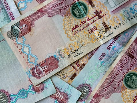 The first dirham currency notes issued by the Central Bank in 1973 were in Dh1, 5, 10, 50 and 100 denominations. Three years later, the Dh1,000 note was released.