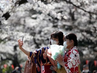 Sakura selfies: Tokyo enjoys cherry blossoms despite COVID-19 warning