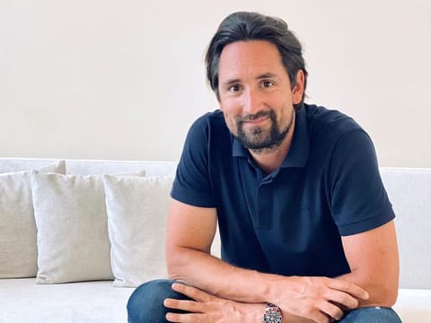 Nicolas Bruylants did quite well with his TV shopping channel. Now, he wants to help brands gain maximum visibility in the online arena.