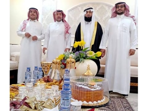 Saudi Mazyad Al Heshal made all the preparations for the marriage of his driver, Asaad Mohammed, treating him as a family member. 