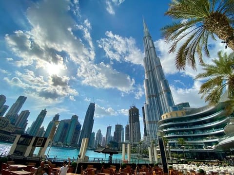 What living in Dubai has taught mum Polly Phillips about friendship