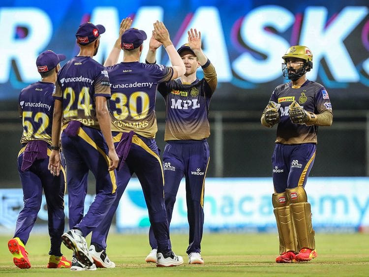 Eoin Morgan with his KKR teammates