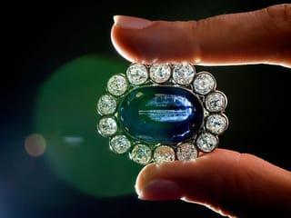 Photos: Rare Kashmir sapphire glitters in Geneva auction