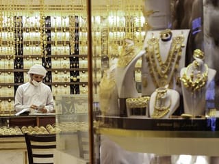 Gold prices to stay low this October in the UAE. How much will it drop?