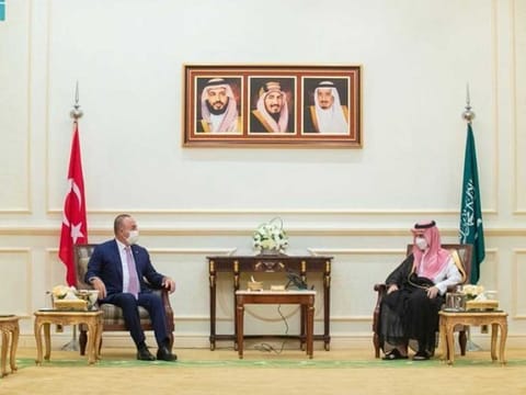 Saudi Foreign Minister Faisal Bin Farhan (right) meets his Turkish counterpart Mevlut Cavusoglu. 