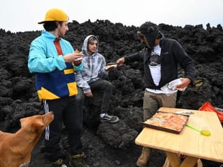 Cooked at 1,000 degrees Celsius: Guatemala's volcanic pizza