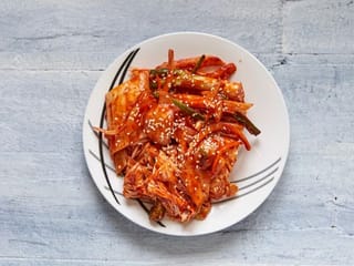 Guide to making traditional Korean-style kimchi