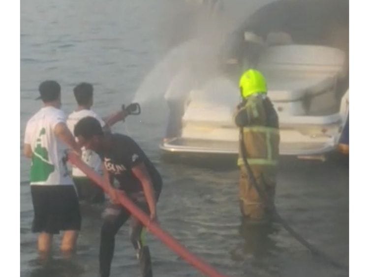 dubai-boat-fire