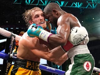 YouTuber Logan Paul goes the distance with unbeaten champ Floyd Mayweather