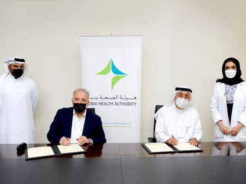 The MoU was signed by Dr Younis Kazim, CEO of Dubai Healthcare Corporation, and Sam Taleb, chairman of the Board of Directors at Enpy, at the DHA headquarters, in the presence of other officials.. 