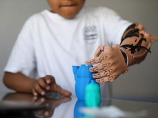 A helping hand: Spanish inventor crafts 3D-printed, prosthetic arms 