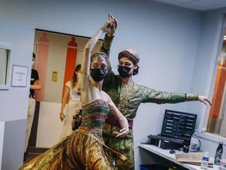 Photos: Paris ballet stars bring relief in children's hospital