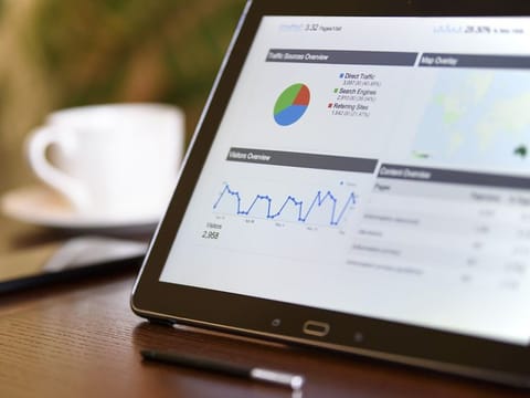 According to 2020 Glassdoor statistics, average annual earnings for affiliate marketers are $65,800 (Dh241,683), with the range between $42,000 (Dh154,266) at the low end, and $83,000 (Dh304,859) at the top end.