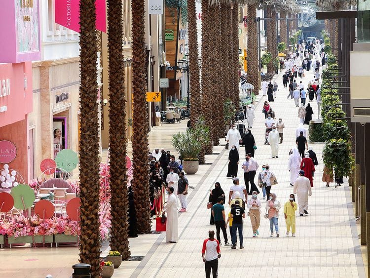 Stock Kuwait malls shopping vaccine