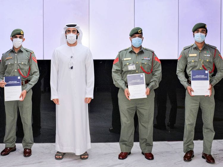 Dubai-Taxi-honours-Dubai-Police-team
