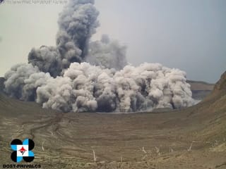 Photos: More than 2,000 flee as Philippine volcano Taal spews toxic gas
