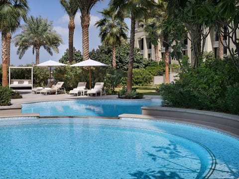 The Palazzo Versace has been one of Dubai's signature hotel destinations since its opening late 2015. Will the auction help land a new owner? 