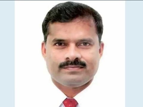  Jose Varghese, Indian expat from Kerala dies in UAE while celebrating daughter’s exam results.