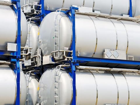 About 1.5 million tonnes of carbon dioxide will be captured from the ammonia-making process per year.