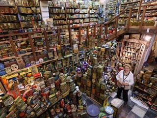 Photos: Belgian collects a treasure trove of 60,000 vintage tin boxes