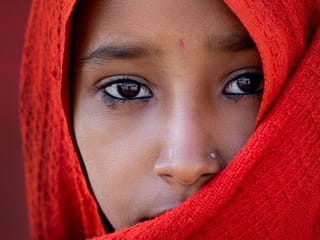 Look: 'Expressive eyes and beautiful faces', Pakistan-based portrait photographer captures street life in Lahore 
