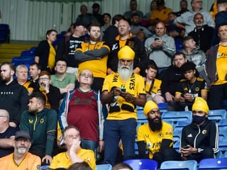 Look! Football fans return to stadiums as England relaxes COVID-19 restrictions