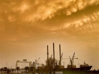 Photos: Limited visibility as sandstorm envelops Dubai