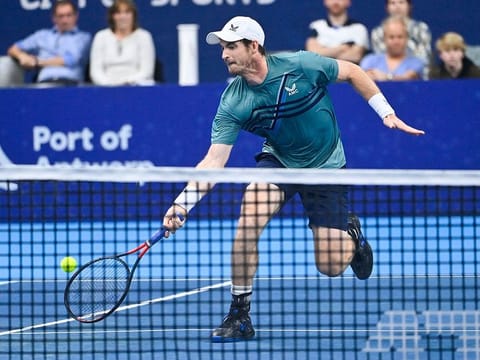 Andy Murray knocked out top seed Jannik Sinner to reach the Stockholm Open quarter-finals.