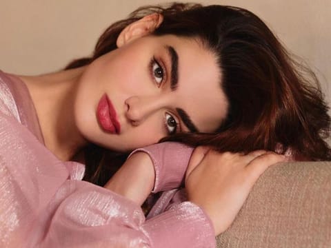  The influencer Rawan Bin Hussain, who has some six million Instagram followers, admitted before a British court to harassing her ex-husband and slicing up his clothes and was accordingly fined £6,500 and banned from contacting him or his family.