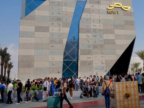 Here is a sure-fire way of exploring your favourite pavilions without spending more time than necessary - Expo's Smart Queue system