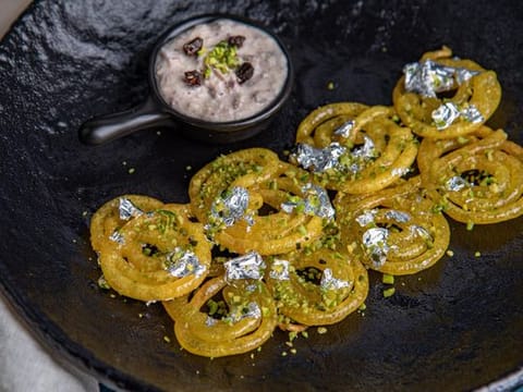 Diwali special: Jalebi with khajoor or dates rabdi 