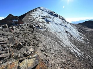 Photos: World's highest ski resort now a Bolivian memory