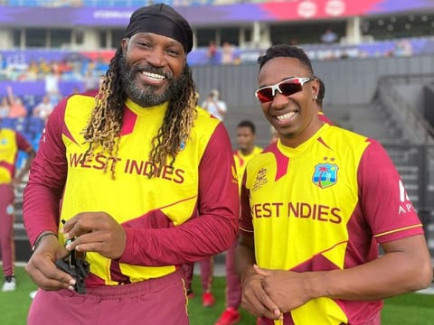 Chris Gayle (left) and Dwayne Bravo, the enduring heroes of West Indian cricket. 