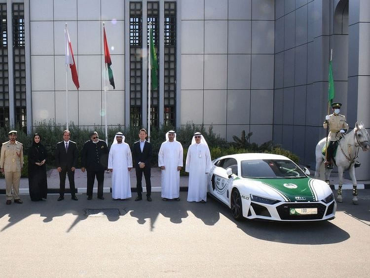 dubai-police-cars-1637682238146