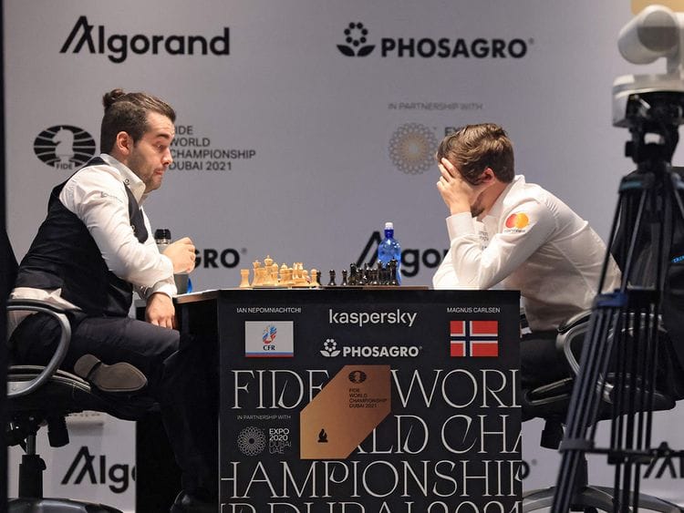 Chess - Carlsen & Nepo