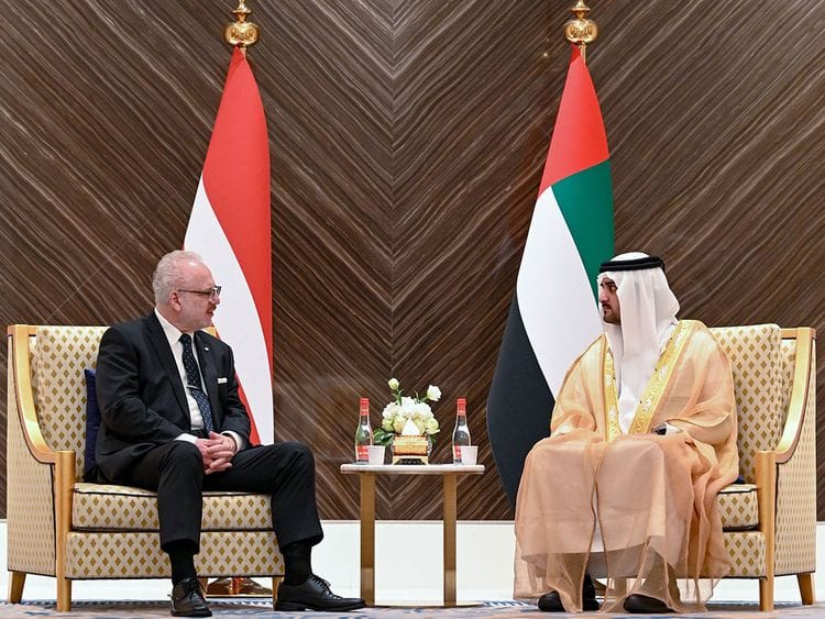 Sheikh Maktoum meets President of Latvia at Expo