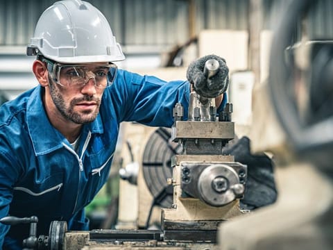 A worker shall be notified in writing of the penalties, as well as the grounds for their imposition and the penalty in case of recurrence. Photo for illustrative purpose only