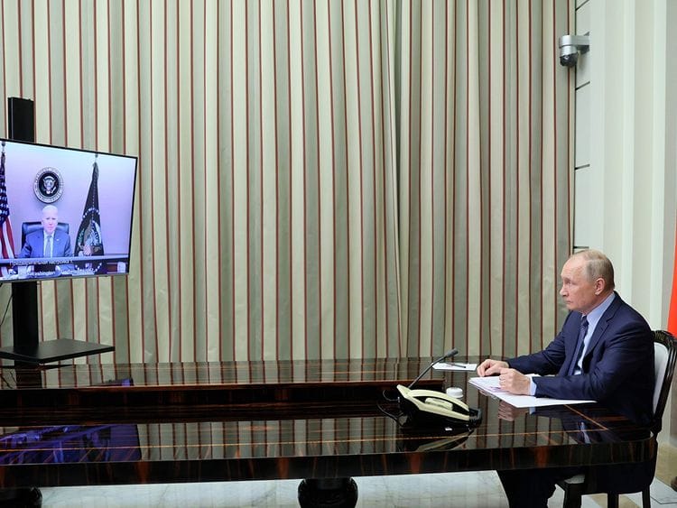 211208 Putin Biden