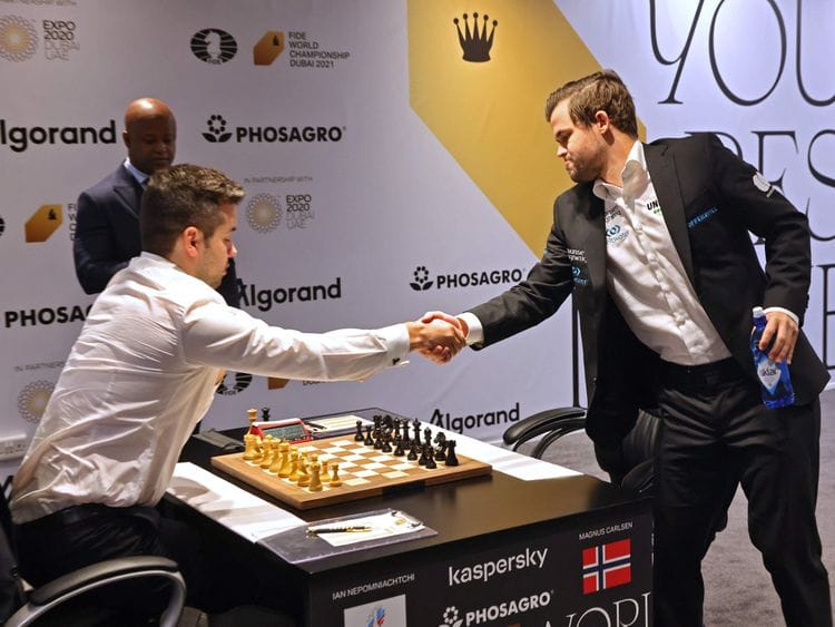 Chess - Carlsen & Nepo