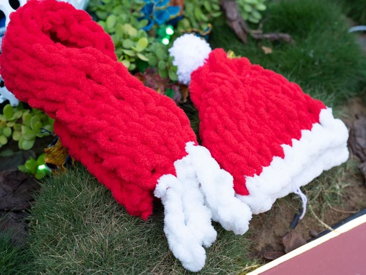 Christmas Santa heart and scarf 
