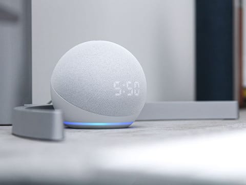 Use smart speakers to check the weather, set alarms, learn the latest news, listen to music and integrate your smart home.